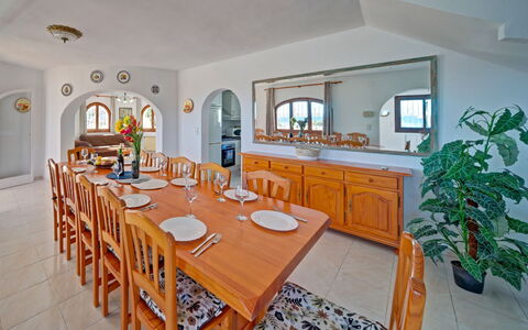Castillo: Tavolo, Mobilia, Pianta, Costruzione, Cabinetry, Sedia, Legna, Cucina, Cucina & Sala Da Pranzo Tavolo, Controsoffitto