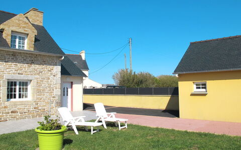Villa Mor-Eol: Proprietà, Casa, Casa, Villetta, Zona Residenziale, Costruzione, Tetto, Immobiliare, Erba, Lotto