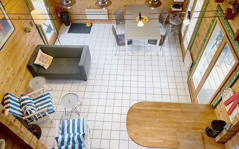 L'Escouarte: Legna, Mobilia, Pavimento, Pavimentazione, Interior Design, Sedia, Divano, Soggiorno, Camera, Soffitto