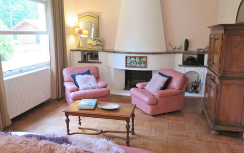 Le Belon: Mobilia, Proprietà, Tavolo, Divano, Azzurro, Costruzione, Legna, Comfort, Cornice, Soggiorno
