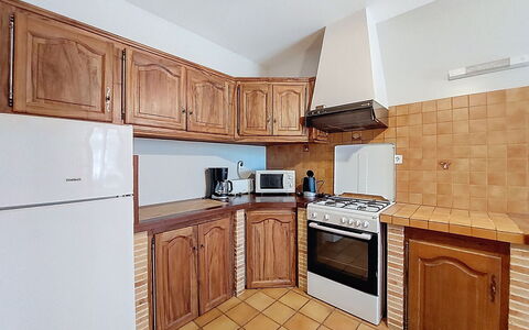 La Bergerie de Durand: Cucina, Controsoffitto, Cabinetry, Apparecchio Major, Pavimentazione, Elettrodomestico Da Cucina, Legna, Interior Design, Mobilia, Pavimento