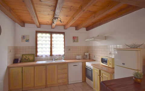 Au Cayroux: Cabinetry, Proprietà, Controsoffitto, Mobilia, Finestra, Lavello, Cucina, Pianta Della Casa, Costruzione, Lavandino Della Cucina