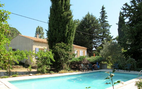 La Rouveyrolle: Acqua, Pianta, Cielo, Verde, Azzurro, Albero, Piscina, Shade, Lotto, Erba