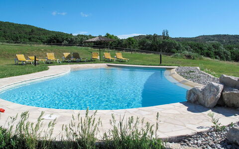 La Princesse: Piscina, Proprietà, Paesaggio Naturale, Risorse Idriche, Acqua, Vacanza, Immobiliare, Serbatoio, Albero, Tempo Libero