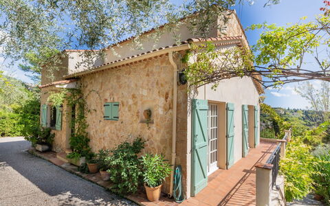 La Garance: Pianta, Proprietà, Finestra, Costruzione, Cielo, Porta, Lotto, Villetta, Albero, Zona Residenziale