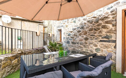 Migone de Sampolo: Mobilia, Costruzione, Pianta, Proprietà, Tavolo, Vaso Di Fiori, Pianta Della Casa, Shade, Mobili Da Esterno, Sedia
