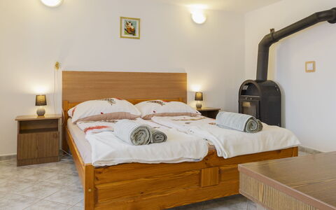 Annemarie: Mobilia, Interior Design, Letto, Pavimentazione, Pavimento, Legna, Camera Da Letto, Soffitto, Camera, Illuminazione