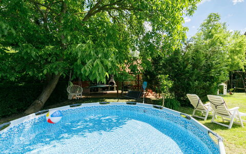 Racz: Blu, Piscina, Tempo Libero, Giardino, Shade, Ricorrere, Backyard, Mobili Da Esterno, Landscaping, Eco Hotel