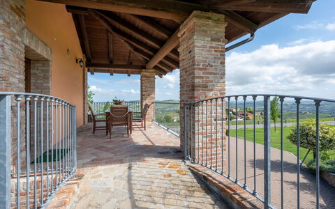 Antica Cascina: Proprietà, Pianta, Cielo, Legna, Shade, Nube, Recinzione, Costruzione, Zona Residenziale, Paesaggio