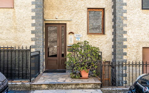 Il Nido: Villetta, Lotto, Log Cabin, Riva, Serbatoio, Capannone, Edifici Giardino, Suono, Woodland