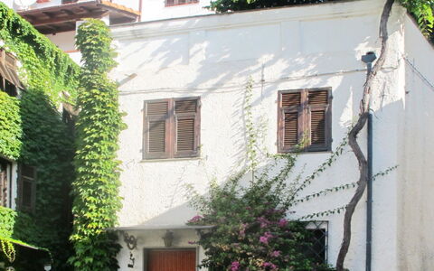 Casa Massabovi (Imp244): Pianta, Cielo, Costruzione, Proprietà, Finestra, Fiore, Casa, Albero, Architettura, Manto Stradale