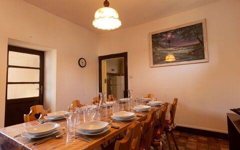 Carolina: Sala Da Pranzo, Camera, Proprietà, Tavolo, Mobilia, Interior Design, Costruzione, Soffitto, Immobiliare, Pavimento