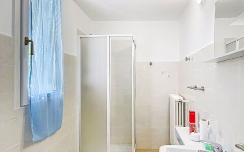 Villa Giulia: Pavimentazione, Pavimento, Interior Design, Idraulico Fixture, Camera, Soffitto, Idraulico, Appartamento, Bagno, Rubinetto