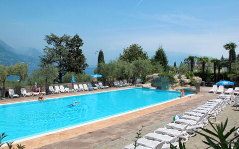 San Felice del Benaco 604: Acqua, Cielo, Pianta, Piscina, Albero, Tempo Libero, Immobiliare, Materiale Composito, Resort Citta ', Mobili Da Esterno