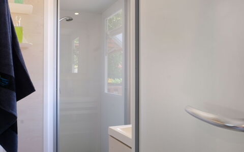 San Felice del Benaco 604: Porta, Bagno, Costruzione, Automotive Esterno, Pavimentazione, Materiale Composito, Legna, Bicchiere