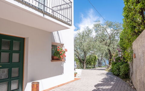 Verdin: Cielo, Pianta, Nube, Costruzione, Manto Stradale, Shade, Urban Design, Immobiliare, Facciata, Zona Residenziale