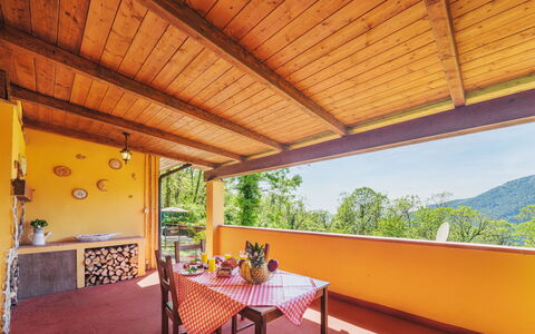 Mare e Monti: Proprietà, Mobilia, Costruzione, Shade, Legna, Pianta Della Casa, Portico, Interior Design, Mobili Da Esterno, Sedia