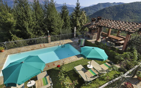 Carla (Blu150): Proprietà, Cielo, Natura, Albero, Azzurro, Costruzione, Pianta, Piscina, Shade, Mobili Da Esterno