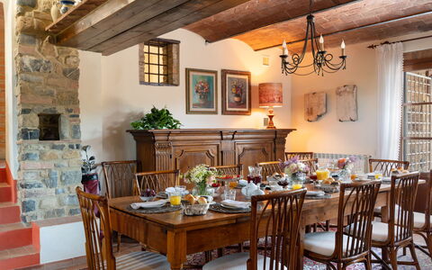 Fonte di Pillo: Mobilia, Interior Design, Tavolo, Sedia, Sala Da Pranzo, Legna, Cucina & Sala Da Pranzo Tavolo, Pavimentazione, Illuminazione, Camera