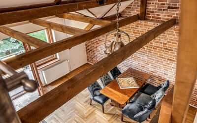 Niezwykły 1.1: Legna, Mobili Da Esterno, Interior Design, Pavimentazione, Pavimento, Costruzione, Color Legno, Latifoglie, Soggiorno, Immobiliare