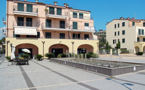 Cala Azzurra (Imp312): Cielo, Costruzione, Pianta, Finestra, Urban Design, Casa, Condominio, Quartiere, Zona Residenziale, Spazio Pubblico