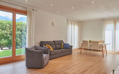 Gamma: Proprietà, Mobilia, Divano, Comfort, Interior Design, Legna, Shade, Albero, Divano Letto, Soggiorno