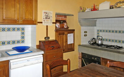 Olga (Mst130) 651.1: Controsoffitto, Camera, Cucina, Mobilia, Cabinetry, Proprietà, Apparecchio Major, Piccolo Apparecchio, Costruzione, Pavimento