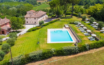 Castelfiorentino 651: Pianta, Acqua, Proprietà, Costruzione, Albero, Finestra, Piscina, Lotto, Urban Design, Architettura