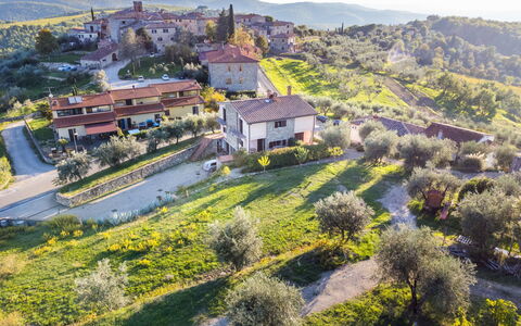 Gaiole in Chianti 649: Pianta, Costruzione, Paesaggio Naturale, Highland, Vegetazione, Lotto, Albero, Erba, Casa, Area Rurale