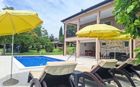 Marina: Piscina, Ricorrere, Tempo Libero, Mobili Da Esterno, Shade, Eco Hotel, Ombrello, Sedia, Estate, Hotel