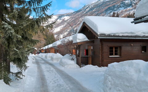 Saas-Balen 636: Neve, Inverno, Congelamento, Proprietà, Montagna, Casa, Tetto, Fenomeno Geologico, Casa, Albero