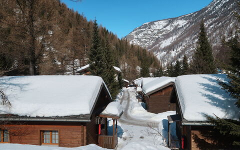 Saas-Balen 636: Cielo, Neve, Montagna, Costruzione, Finestra, Bianca, Albero, Pianta, Casa, Pendenza