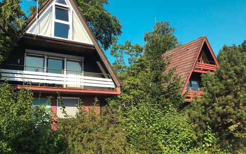 Illmensee 611: Casa, Casa, Proprietà, Tetto, Villetta, Architettura, Albero, Costruzione, Immobiliare, Zona Residenziale