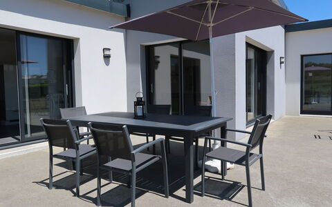 Terre et Mer: Proprietà, Mobilia, Casa, Tavolo, Costruzione, Camera, Immobiliare, Casa, Interior Design, Architettura