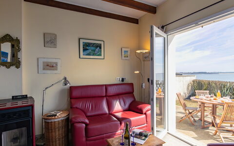 Les Roches: Cornice, Mobilia, Proprietà, Costruzione, Tavolo, Divano, Interior Design, Soggiorno, Legna, Comfort