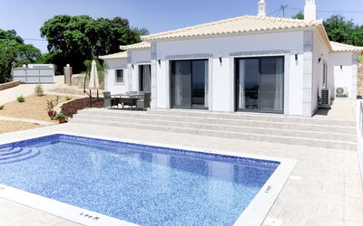 Sol e Mar: Proprietà, Casa, Costruzione, Casa, Piscina, Immobiliare, Architettura, Villa, Zona Residenziale, Estate