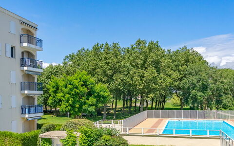 Vaux sur Mer 550: Cielo, Pianta, Proprietà, Nube, Costruzione, Lotto, Vegetazione, Finestra, Albero, Urban Design