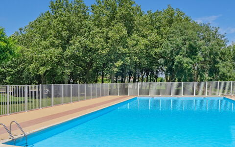 Vaux sur Mer 550: Acqua, Cielo, Pianta, Piscina, Natura, Azzurro, Albero, Shade, Mobili Da Esterno, Erba