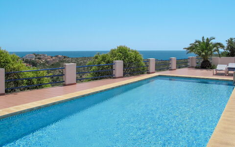 Peñiscola 619: Acqua, Pianta, Cielo, Proprietà, Piscina, Blu, Costruzione, Azzurro, Rettangolo, Shade