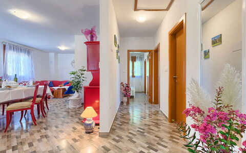 Villa Mihael: Camera, Costruzione, Proprietà, Interior Design, Pavimento, Casa, Immobiliare, Pavimentazione, Soffitto, Atrio