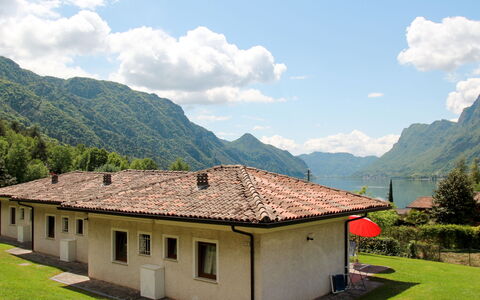 Lago D'Idro 649: Geografia Montane, Montagna, Proprietà, Catena Montuosa, Hill Station, Highland, Casa, Tetto, Cielo, Area Rurale