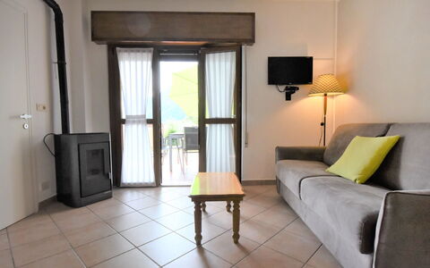 Lago D'Idro 650: Mobilia, Costruzione, Comfort, Porta, Tavolo, Legna, Tessile, Shade, Divano, Interior Design