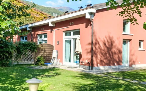 Dongo 662: Casa, Casa, Zona Residenziale, Porta, Villetta, Estate, Cortile, Giardino, Hacienda, Prato