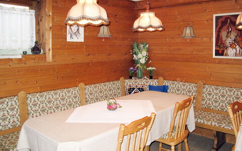 Saalfelden am Steinernen Meer 613: Camera, Proprietà, Sala Da Pranzo, Mobilia, Tavolo, Ristorante, Costruzione, Interior Design, Soffitto, Immobiliare