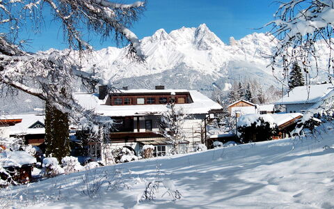 Saalfelden am Steinernen Meer 613: Neve, Inverno, Montagna, Catena Montuosa, Geografia Montane, Alpi, Cielo, Congelamento, Albero, Hill Station