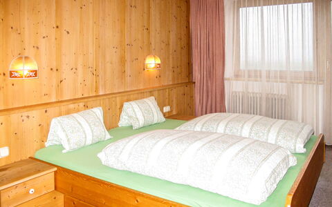 Kainer: Mobilia, Proprietà, Costruzione, Comfort, Legna, Telaio Del Letto, Tessile, Interior Design, Letto, Pavimento
