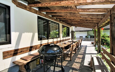 Penz: Mobilia, Pianta, Legna, Shade, Costruzione, Interior Design, Pavimento, Tavolo, Portico, Pianta Della Casa