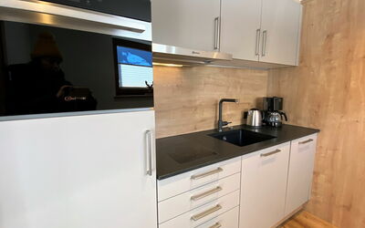 Neuner 832.3: Rubinetto, Cabinetry, Lavandino Della Cucina, Controsoffitto, Lavello, Proprietà, Elettrodomestico Da Cucina, Cucina Stufa, Cucina, Idraulico Fixture
