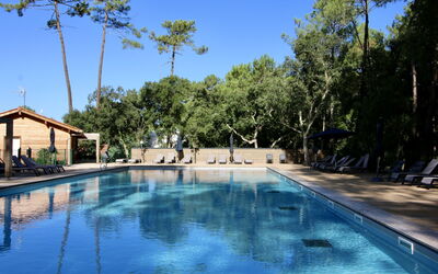 Ondres 649: Acqua, Cielo, Proprietà, Pianta, Piscina, Azzurro, Albero, Corpo D'Acqua, Paesaggio Naturale, Tempo Libero