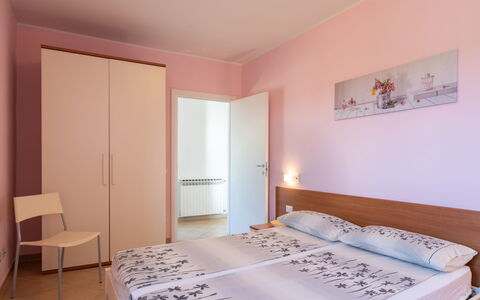 Pietrabruna 665: Camera Da Letto, Letto, Camera, Mobilia, Proprietà, Lenzuolo, Telaio Del Letto, Interior Design, Pavimento, Soffitto